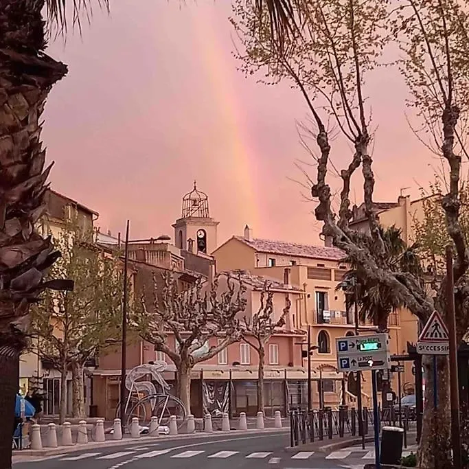 Charmant Duplex Au Calme Avec Parking Sainte-Maxime 0*,  Franciaország