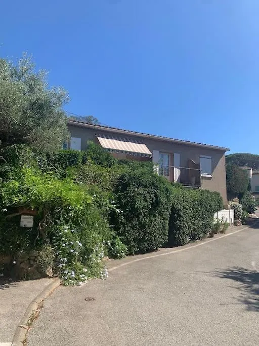 Charmant Duplex Au Calme Avec Parking Sainte-Maxime