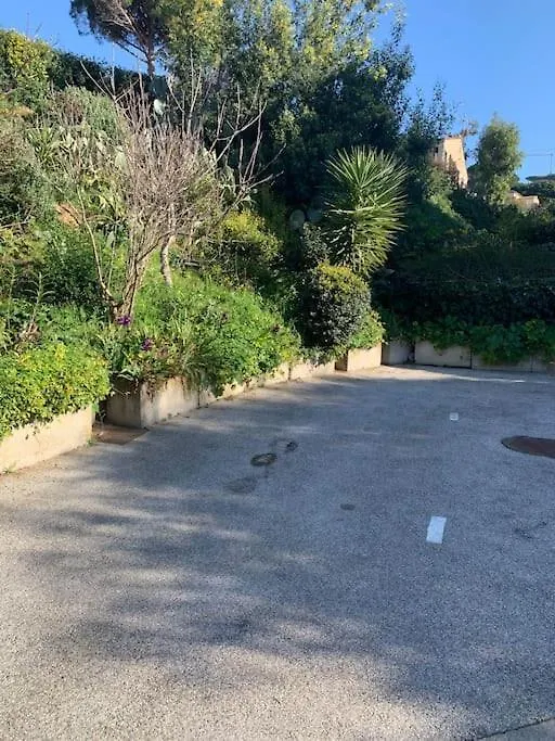 Charmant Duplex Au Calme Avec Parking Sainte-Maxime
